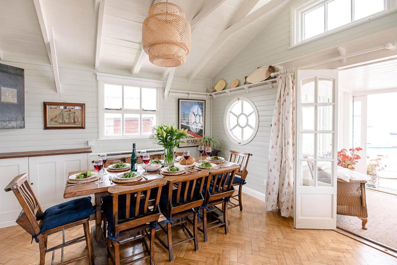 The Boathouse In Felixstowe Ferry - Stunning Waterfront Property 外观 照片