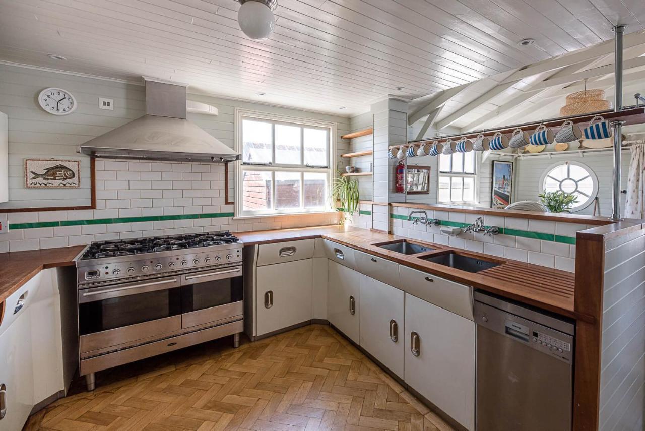 The Boathouse In Felixstowe Ferry - Stunning Waterfront Property 外观 照片