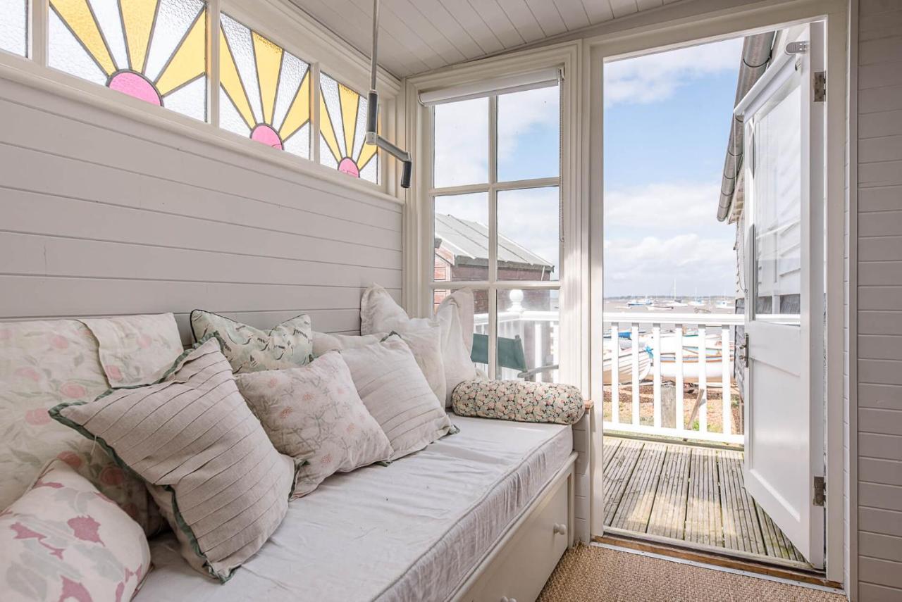 The Boathouse In Felixstowe Ferry - Stunning Waterfront Property 外观 照片