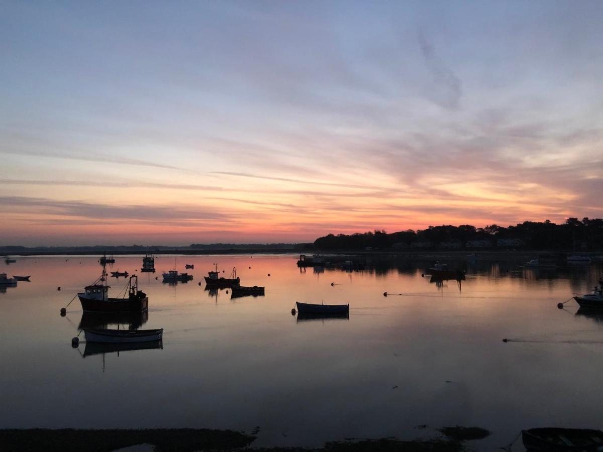 The Boathouse In Felixstowe Ferry - Stunning Waterfront Property 外观 照片